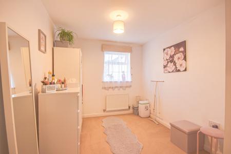 2 bedroom Flat for sale in Watermint Drive, Tuffley, Gloucester, GL4