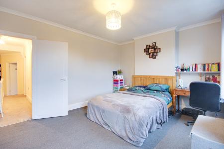 3 bedroom Semi-detached house for sale in Elmbridge Road, Elmbridge, Gloucester, GL2