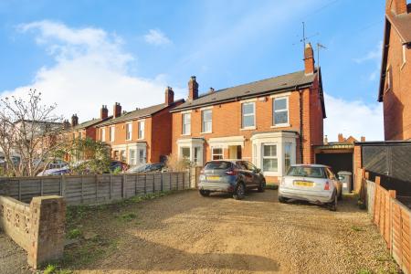 3 bedroom Semi-detached house for sale in Elmbridge Road, Elmbridge, Gloucester, GL2