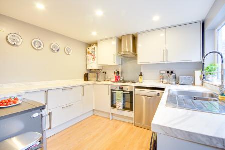 3 bedroom Semi-detached house for sale in Elmbridge Road, Elmbridge, Gloucester, GL2