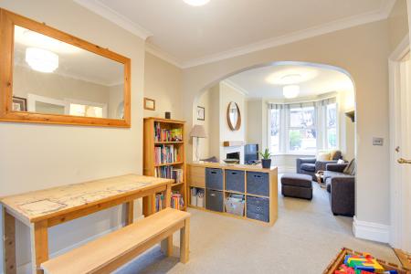 3 bedroom Semi-detached house for sale in Elmbridge Road, Elmbridge, Gloucester, GL2