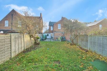3 bedroom Semi-detached house for sale in Elmbridge Road, Elmbridge, Gloucester, GL2