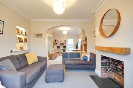 3 bedroom Semi-detached house for sale in Elmbridge Road, Elmbridge, Gloucester, GL2