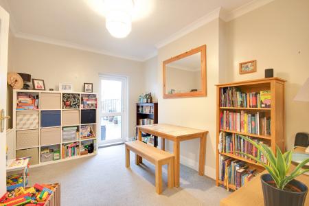 3 bedroom Semi-detached house for sale in Elmbridge Road, Elmbridge, Gloucester, GL2