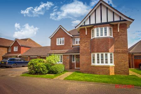 5 bedroom Detached house for sale in Horseshoe Drive, Over, Gloucester, GL2