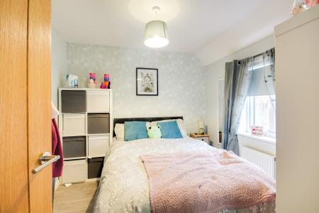 3 bedroom Semi-detached house for sale in Stanbridge Way, Quedgeley, Gloucester, GL2