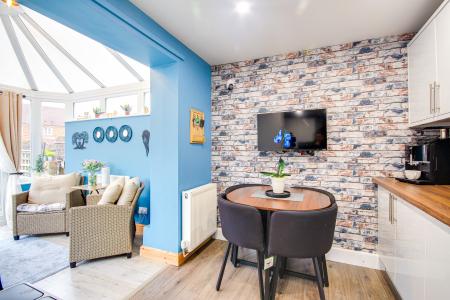 3 bedroom Semi-detached house for sale in Stanbridge Way, Quedgeley, Gloucester, GL2