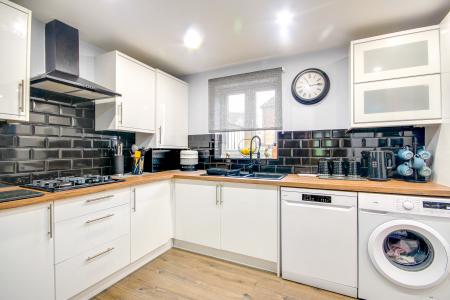 3 bedroom Semi-detached house for sale in Stanbridge Way, Quedgeley, Gloucester, GL2