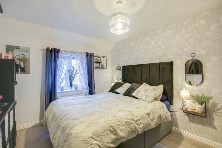 3 bedroom Semi-detached house for sale in Stanbridge Way, Quedgeley, Gloucester, GL2