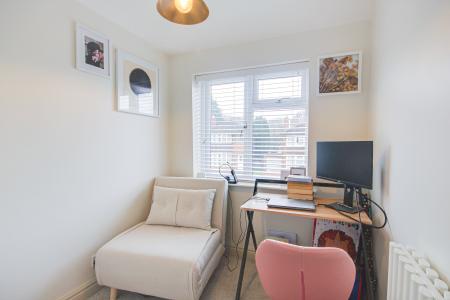 3 bedroom Semi-detached house for sale in Oxstalls Way, Longlevens, Gloucester, GL2