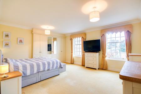 6 bedroom Detached house for sale in Church Road, Leonard Stanley, Stonehouse, GL10