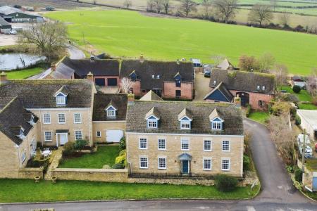 6 bedroom Detached house for sale in Church Road, Leonard Stanley, Stonehouse, GL10