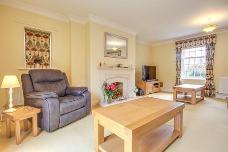 6 bedroom Detached house for sale in Church Road, Leonard Stanley, Stonehouse, GL10