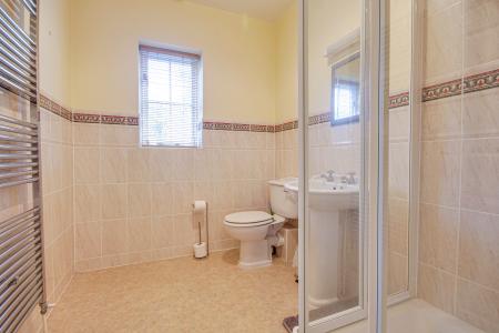 6 bedroom Detached house for sale in Church Road, Leonard Stanley, Stonehouse, GL10