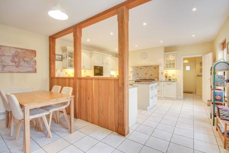 6 bedroom Detached house for sale in Church Road, Leonard Stanley, Stonehouse, GL10