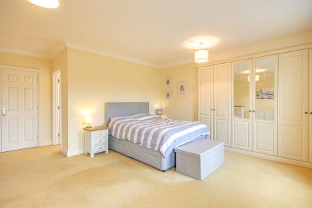 6 bedroom Detached house for sale in Church Road, Leonard Stanley, Stonehouse, GL10