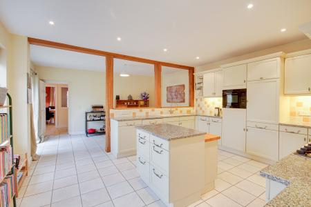 6 bedroom Detached house for sale in Church Road, Leonard Stanley, Stonehouse, GL10