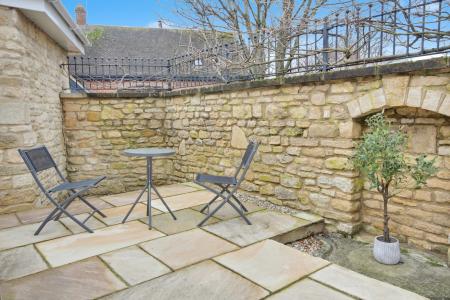 6 bedroom Detached house for sale in Church Road, Leonard Stanley, Stonehouse, GL10