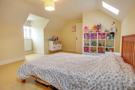 6 bedroom Detached house for sale in Church Road, Leonard Stanley, Stonehouse, GL10