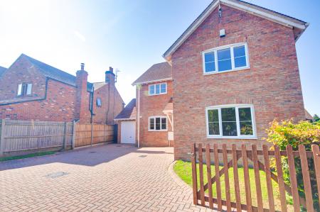 4 bedroom Detached house to let in Lassington Lane, Highnam, Gloucester, GL2