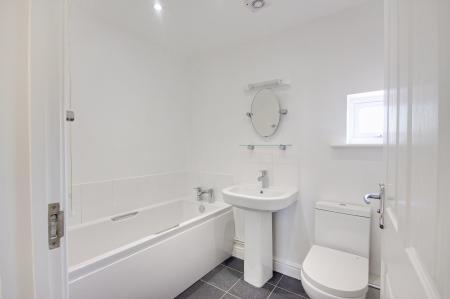 4 bedroom Detached house to let in Lassington Lane, Highnam, Gloucester, GL2