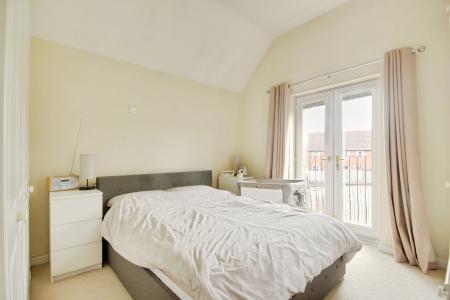 4 bedroom Semi-detached house to let in Soren Larsen Way, Hempsted, Gloucester, GL2