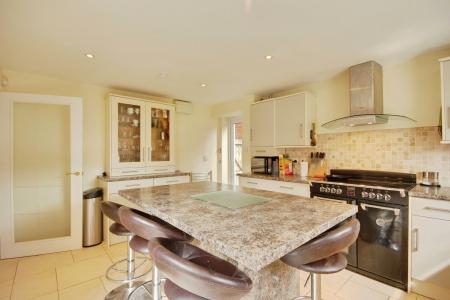 4 bedroom Semi-detached house to let in Soren Larsen Way, Hempsted, Gloucester, GL2