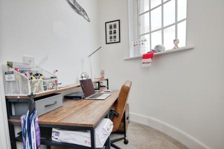 2 bedroom Flat to let in Horton Road, GRH (Gloucestershire Royal Hospital), Gloucester, GL1