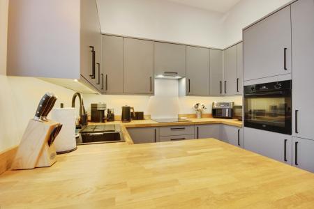 2 bedroom Flat to let in Horton Road, GRH (Gloucestershire Royal Hospital), Gloucester, GL1