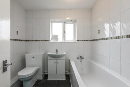 2 bedroom Flat to let in Byron Avenue, Podsmead, Gloucester, GL2