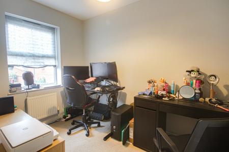 4 bedroom Terraced House for sale in Thatcham Avenue, Kingsway, Gloucester, GL2