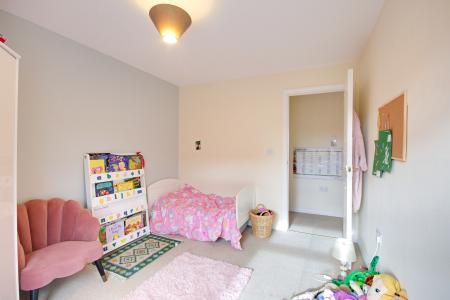 4 bedroom Terraced House for sale in Thatcham Avenue, Kingsway, Gloucester, GL2