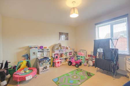 4 bedroom Terraced House for sale in Thatcham Avenue, Kingsway, Gloucester, GL2