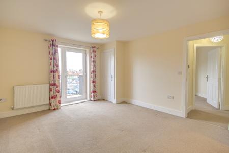 2 bedroom Flat for sale in Suffolk Drive, Cattle Market/St Oswalds Retail Park, Gloucester, GL1