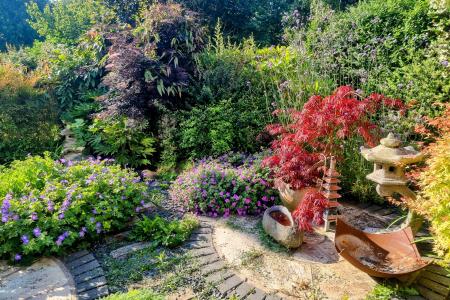 2 bedroom Ground floor maisonette for sale in The Chestnuts, Gloucester, GL1