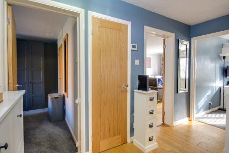 2 bedroom Ground floor maisonette for sale in The Chestnuts, Gloucester, GL1