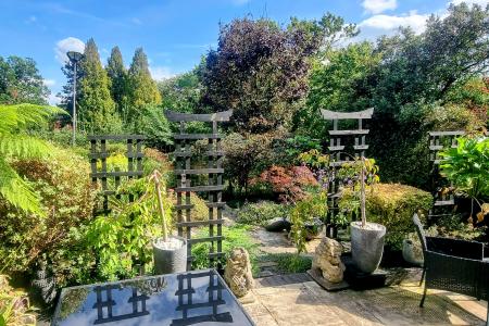 2 bedroom Ground floor maisonette for sale in The Chestnuts, Gloucester, GL1