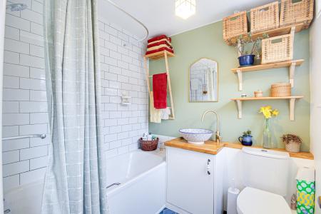 3 bedroom End of terrace house for sale in Painswick Road, Gloucester, GL4