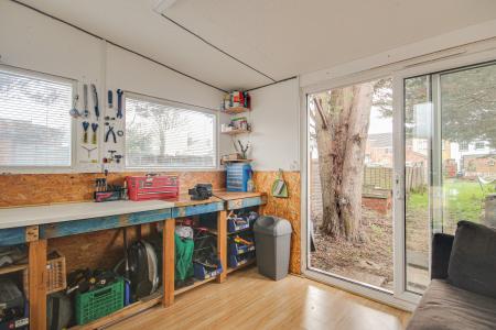 3 bedroom End of terrace house for sale in Painswick Road, Gloucester, GL4