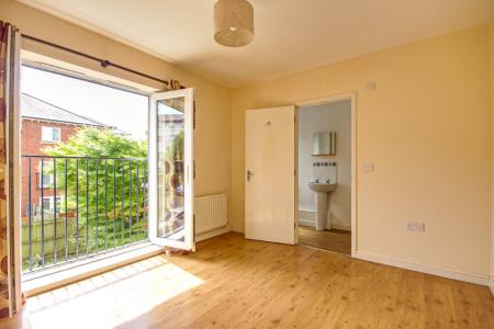 4 bedroom Semi-detached house to let in Pillowell Drive, GRH (Gloucestershire Royal Hospital), Gloucester, GL1