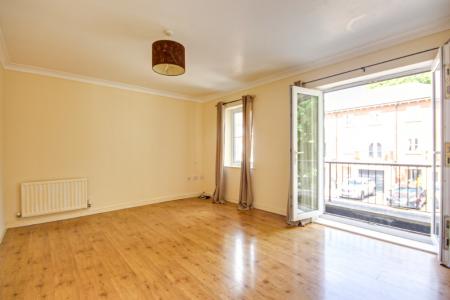 4 bedroom Semi-detached house to let in Pillowell Drive, GRH (Gloucestershire Royal Hospital), Gloucester, GL1