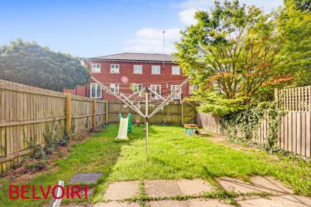 4 bedroom Semi-detached house to let in Pillowell Drive, GRH (Gloucestershire Royal Hospital), Gloucester, GL1
