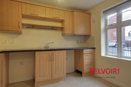 3 bedroom Semi-detached house to let in Thatcham Avenue, Kingsway, Gloucester, GL2