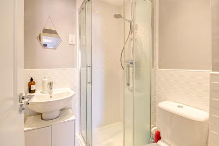 2 bedroom Flat for sale in Lasborough Drive, Tuffley, Gloucester, GL4