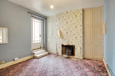 5 bedroom End of terrace house for sale in St Michaels Square, City Centre, Gloucester, GL1