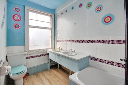 5 bedroom End of terrace house for sale in St Michaels Square, City Centre, Gloucester, GL1