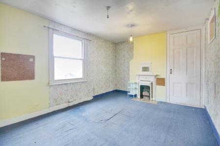 5 bedroom End of terrace house for sale in St Michaels Square, City Centre, Gloucester, GL1