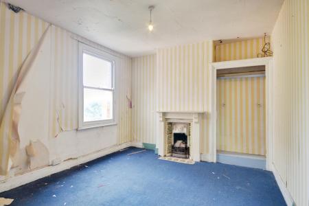 5 bedroom End of terrace house for sale in St Michaels Square, City Centre, Gloucester, GL1