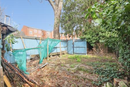 5 bedroom End of terrace house for sale in St Michaels Square, City Centre, Gloucester, GL1