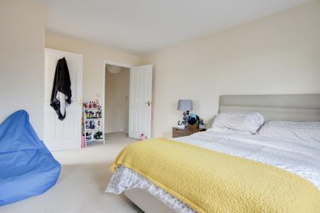 4 bedroom End of terrace house to let in Goose Bay Drive, Kingsway, Gloucester, GL2